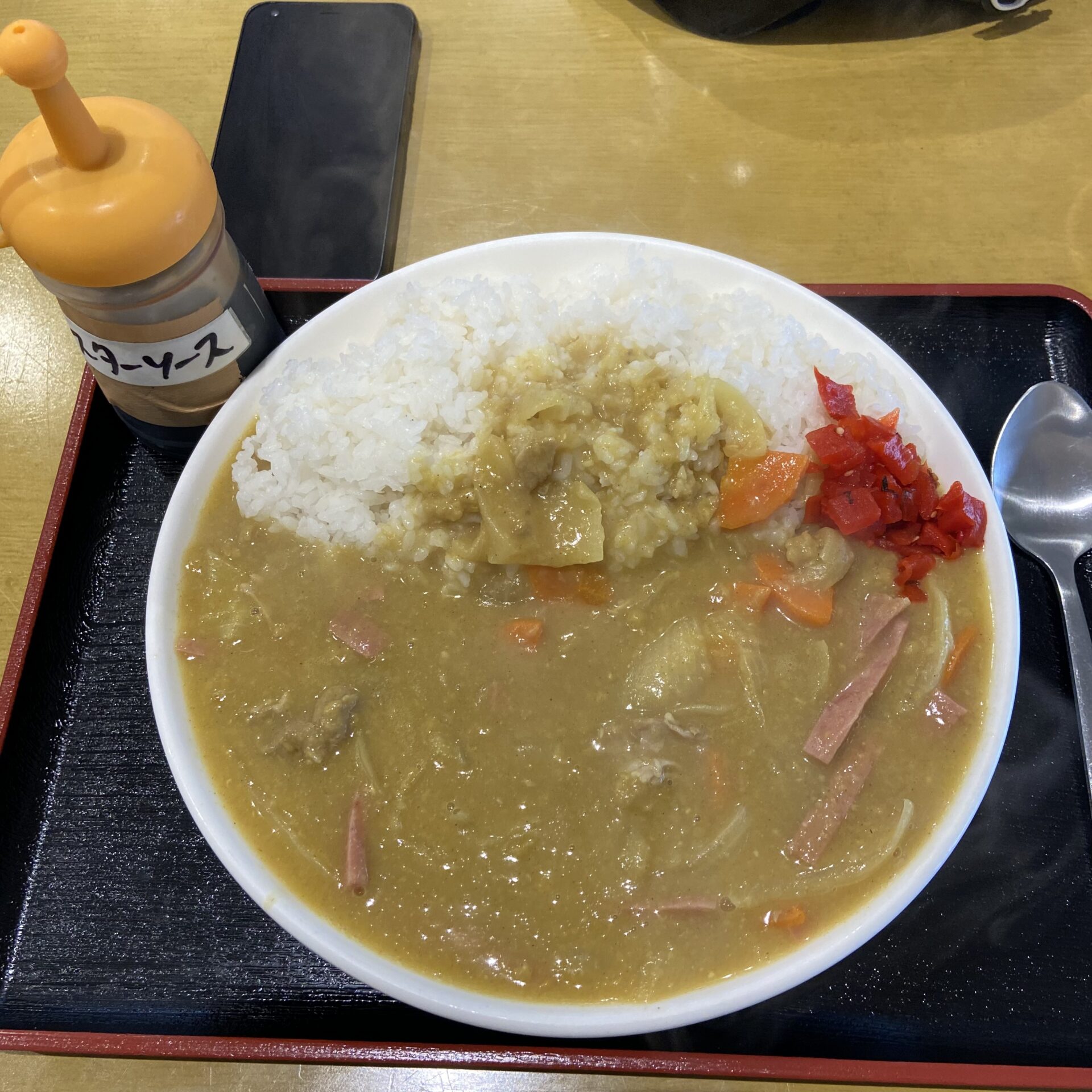 黄色いカレー「かふぅ食堂」